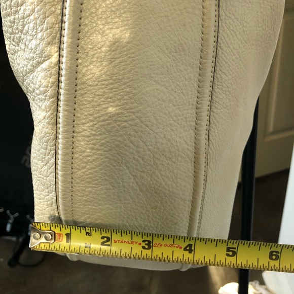 Coach Cream Shoulder Bag - Picture 11 of 15